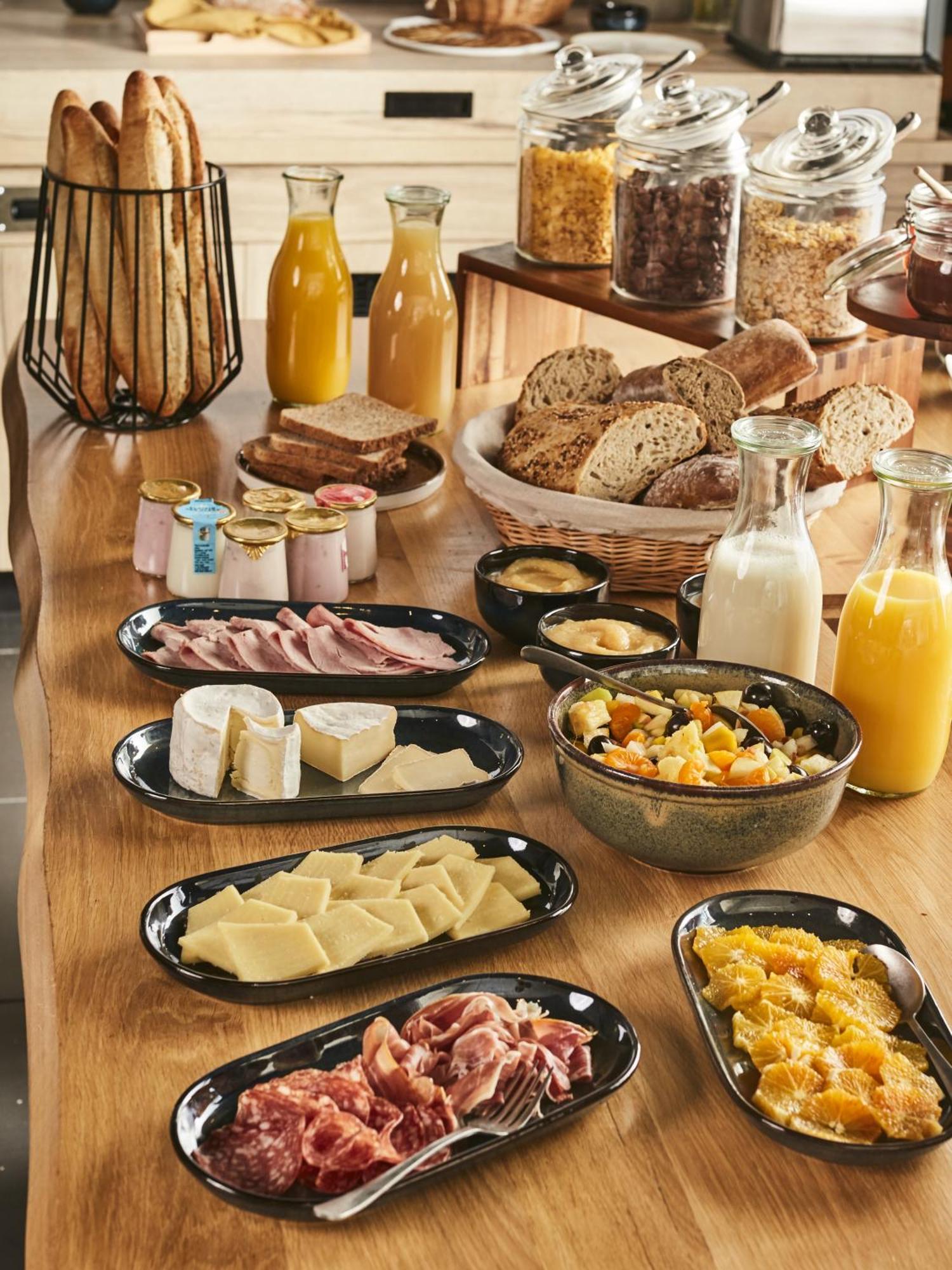 Campanile Montpellier Est Le Millenaire Hotel Ngoại thất bức ảnh